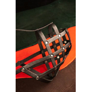 Намордник из натуральной кожи, цвет черный 40см